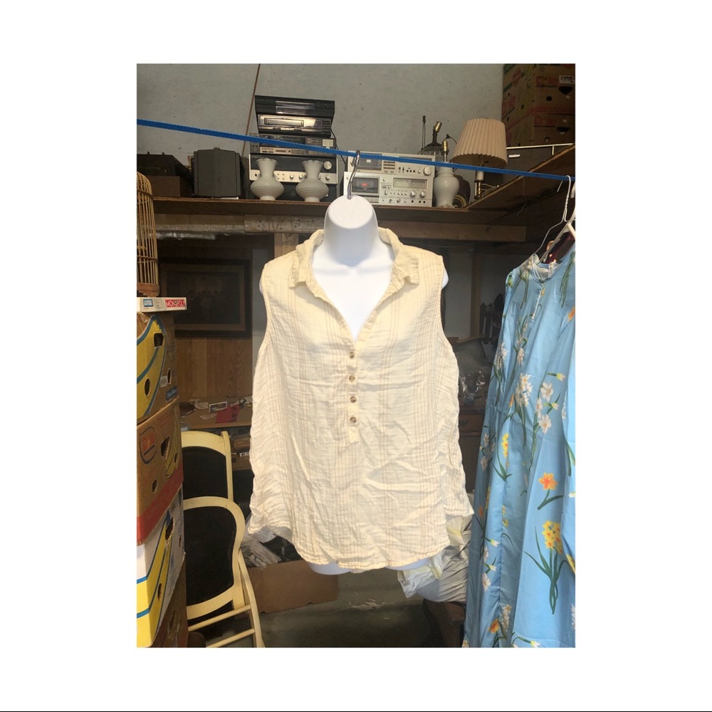 Cream Quarter Button-Up Tanktop
